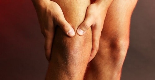 آب آوردن زانو