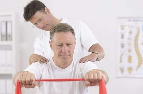 فیزیوتراپی یرای درمان کیفوز ستون فقرات 