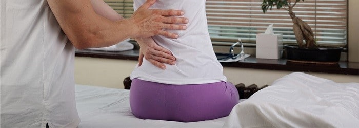 قوس کمر چگونه تشخیص داده می شود؟